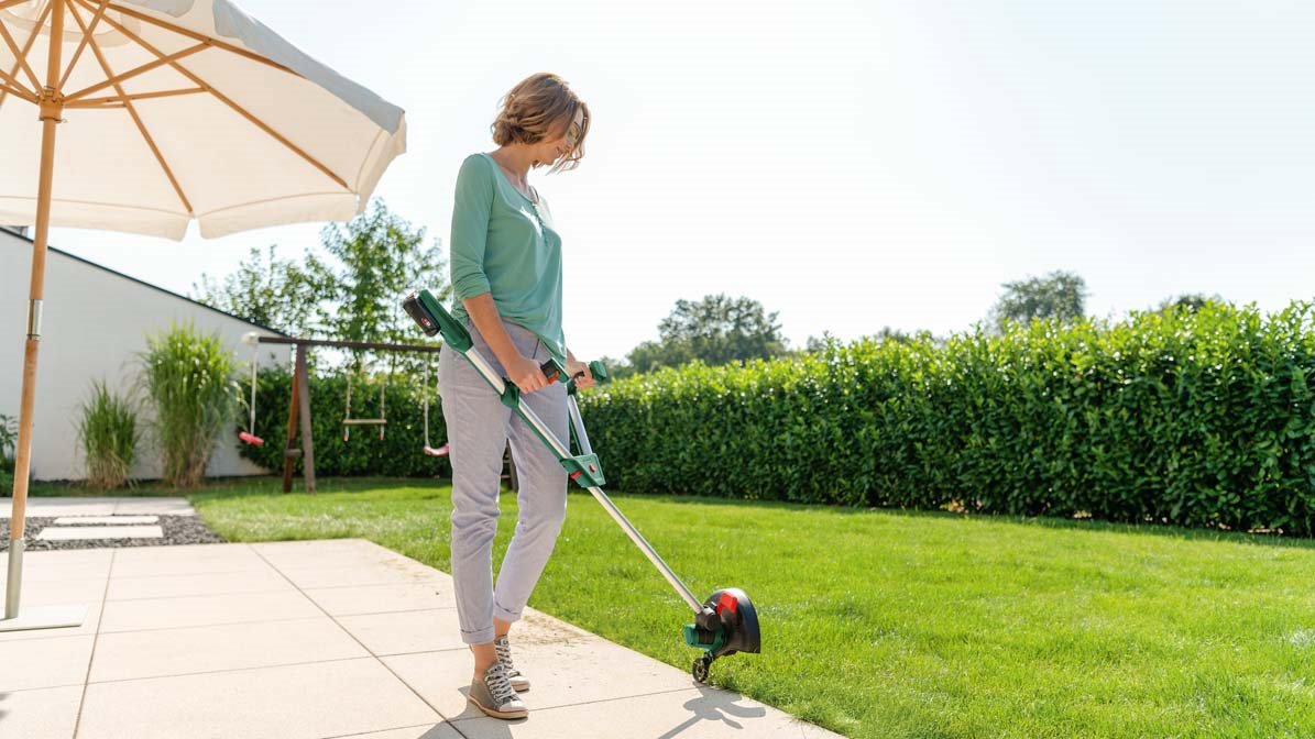 BOSCH UniversalGrassCut 18V-26 szegélynyíró (akkumulátor nélkül) 0.600.8C1.D04