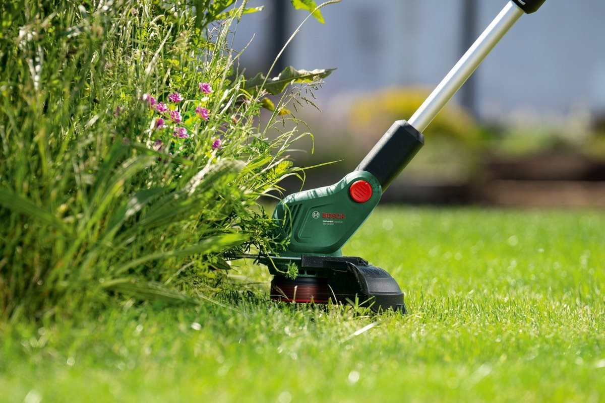 Bosch UniversalGrassCut