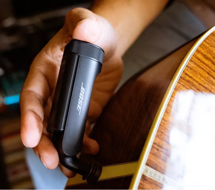 Csatlakoztatott BOSE S1 Pro+ vezeték nélküli RF jeladó