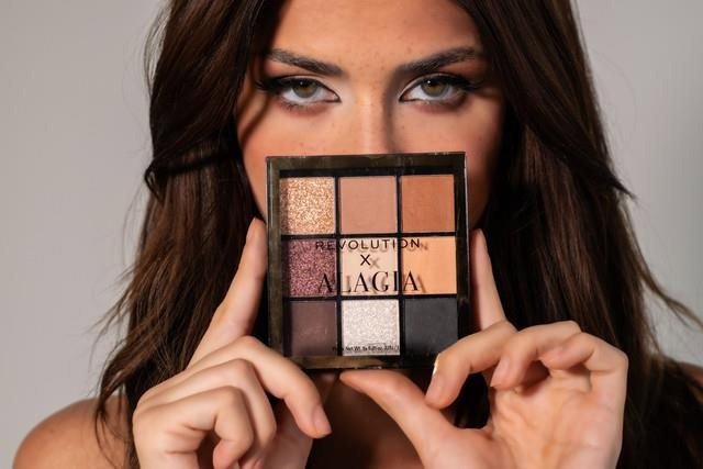 REVOLUTION X Alagia All You Need Shadow Palette