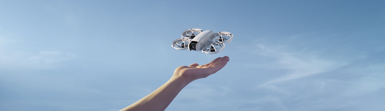 DJI Neo Fly More Combo drón