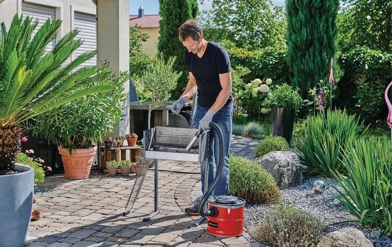 Einhell TC-AV 1718 D hamuporszívó akcióban
