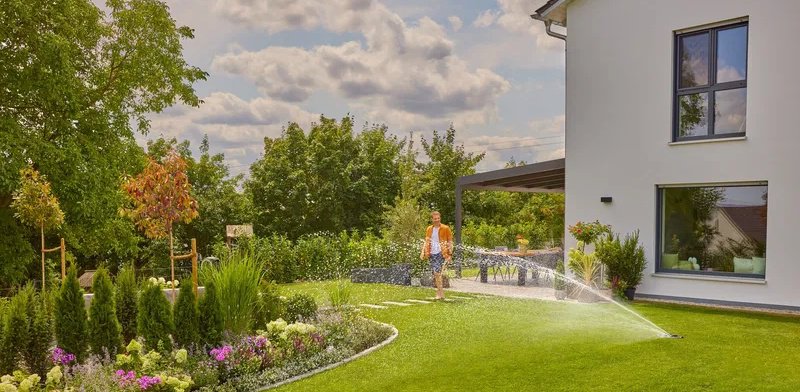 GARDENA AquaPrecise csővezetékes napelemes öntözőberendezés