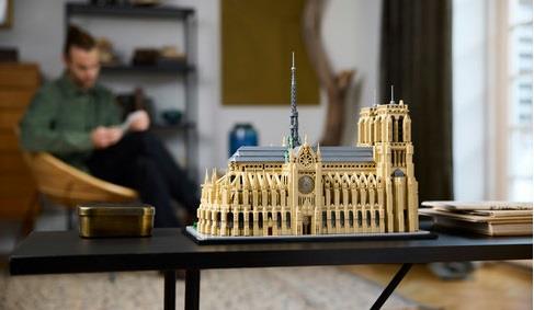 LEGO® Architecture A párizsi Notre-Dame 21061