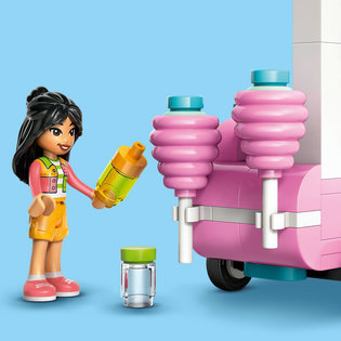 LEGO® Friends Vattacukorárus pult és robogó 42643