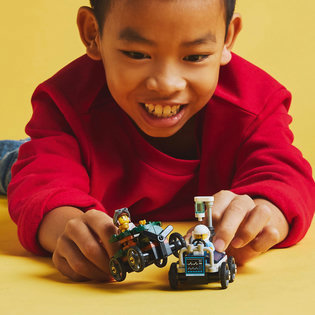 LEGO® City Repülő vs. kórházi ágy, versenyautós csomag 60459