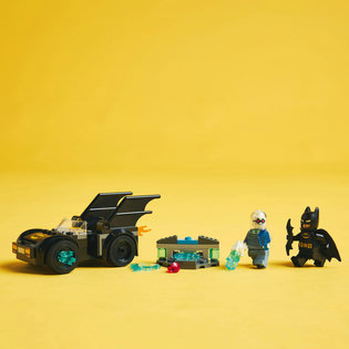 LEGO® DC Batman™ Batman™ és a Batmobile™ vs. Mr. Freeze™ 76301