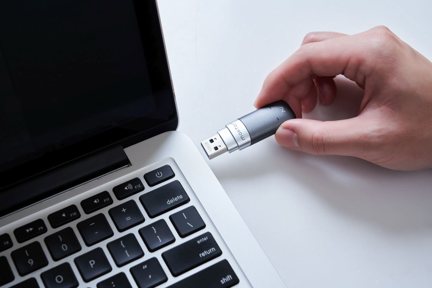 MAKTAR Nukii 128 GB NFC pendrive