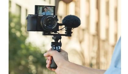 Sony Alpha A6100 digitális fényképezőgép, fekete + E PZ 16–50 mm f/3,5–5,6 II + E 55–210 mm f/4,5–6,3