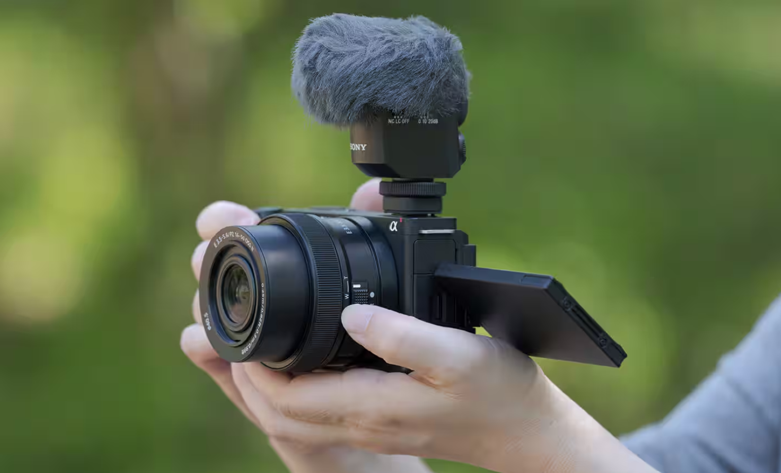 Sony Alpha A6100 digitális fényképezőgép, fekete + E PZ 16–50 mm f/3,5–5,6 II + E 55–210 mm f/4,5–6,3
