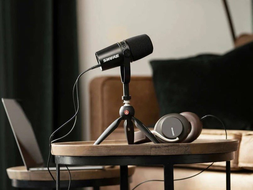 Shure MV7+ black + STAND Mikrofon