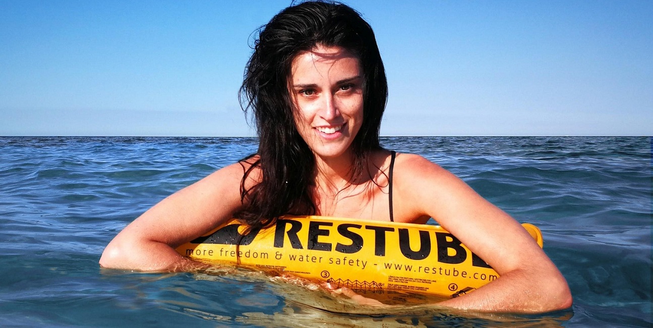 Restube Beach tengerkék