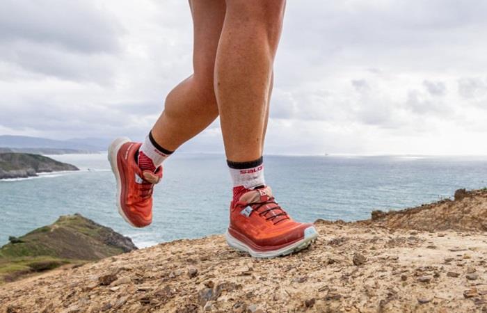 Salomon Ultra Flow GTX Black/Drfire/Chert túracipő