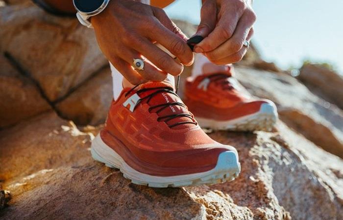 Salomon Ultra Flow GTX Black/Drfire/Chert túracipő