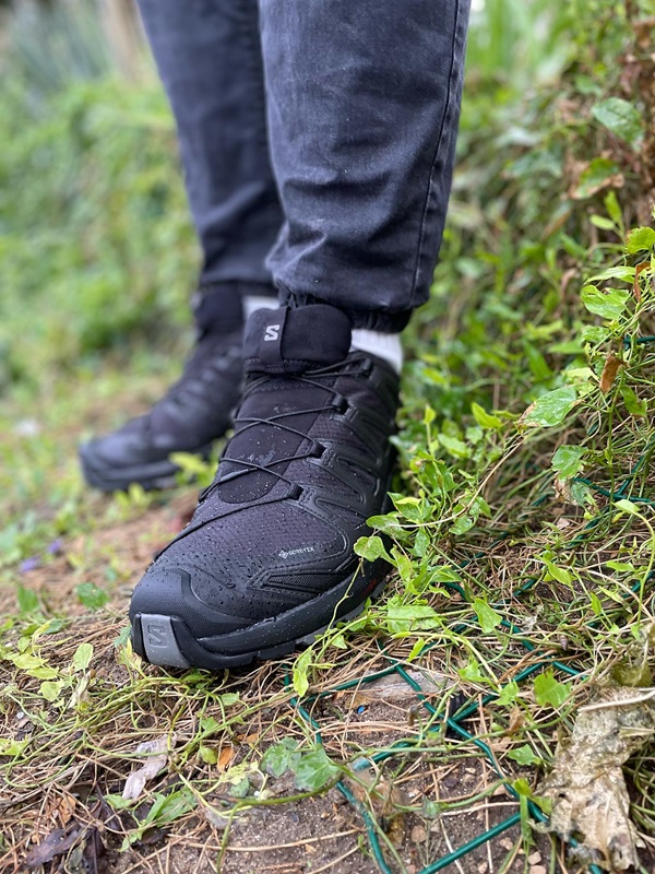Salomon XA Pro 3D V9 Black/Phantom/Pewter túrabakancs