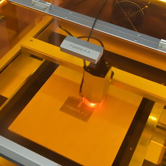 TOOCAA L2 laser engraver and Cutter 40W gravírozó