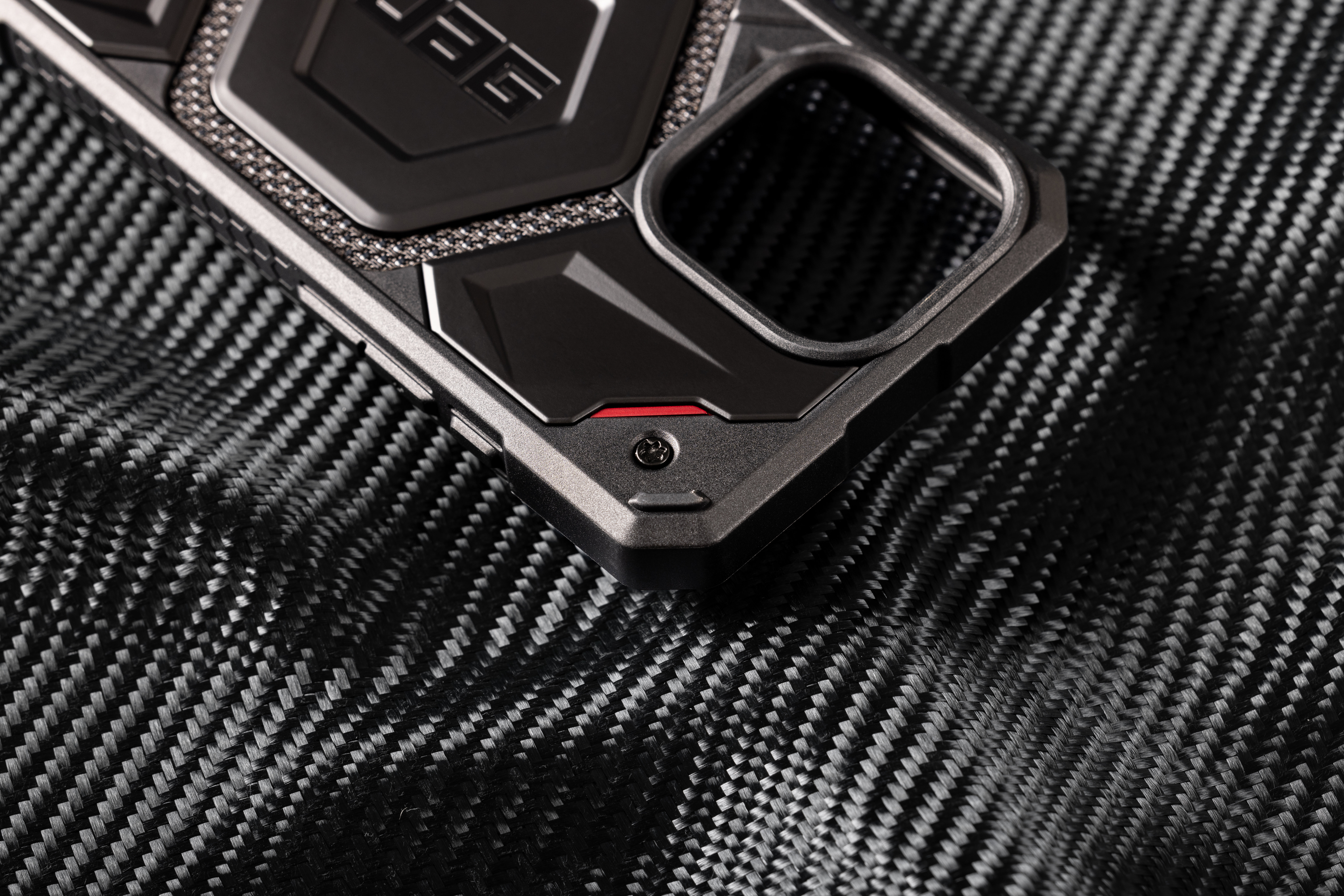 UAG Monarch Pro MagSafe iPhone 16 Pro Max mobil védőburkolat UAG Monarch Pro MagSafe iPhone 16 Pro Max