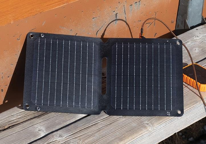 Xtorm SolarBooster 14W Foldable Solar Panel