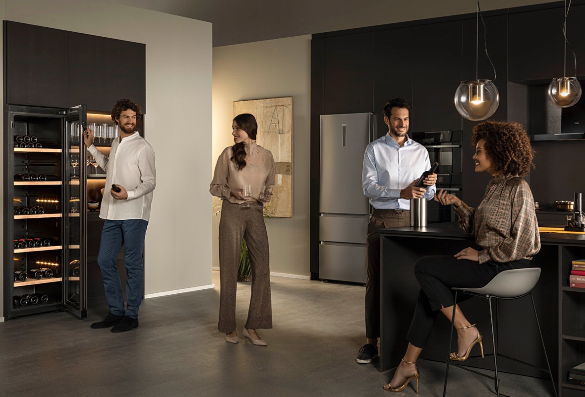 Szabadon álló Haier borhűtők