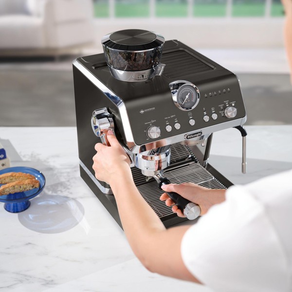 De'Longhi La Specialista Opera EC9555.BK karos kávéfőző De'Longhi La Specialista Opera EC9555.BK karos kávéfőző