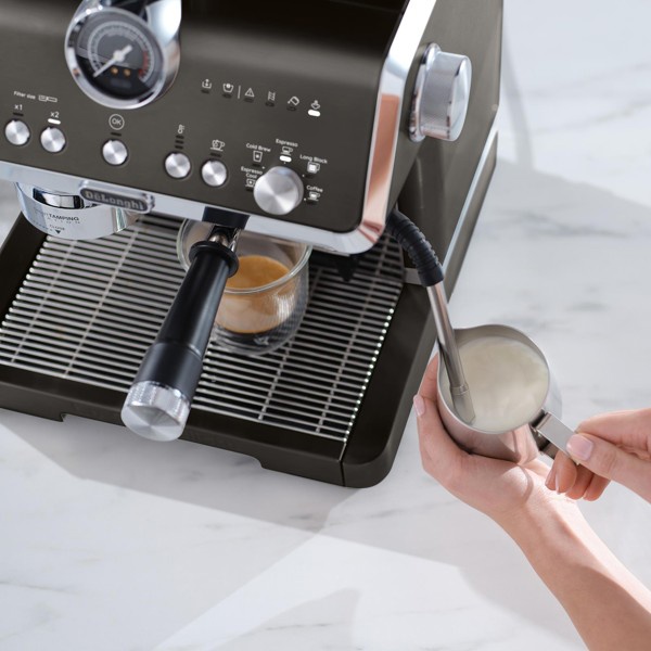 De'Longhi La Specialista Opera EC9555.BK karos kávéfőző De'Longhi La Specialista Opera EC9555.BK karos kávéfőző