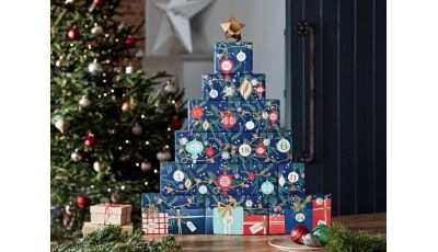 Karácsonyfa alakú gyertyás adventi naptár