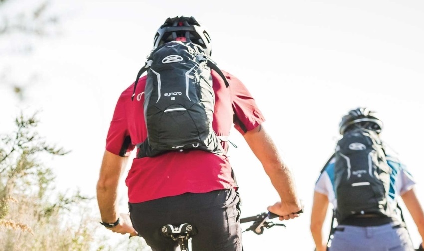 biciklis kiegészítők; hátizsákok