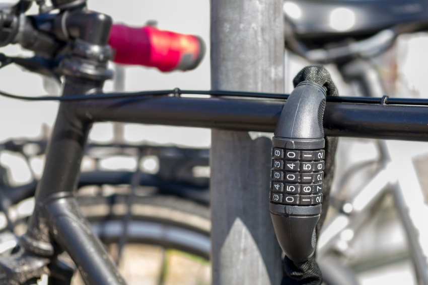 biciklis kiegészítők; zár