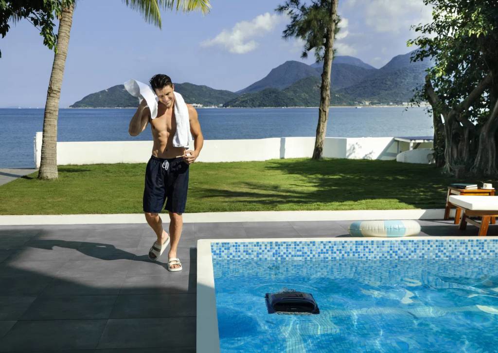 akkumulátoros medence porszívó