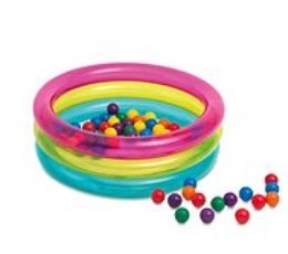 Gyerekmedence labdákkal
