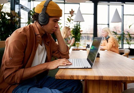 JBL over-ear fejhallgató