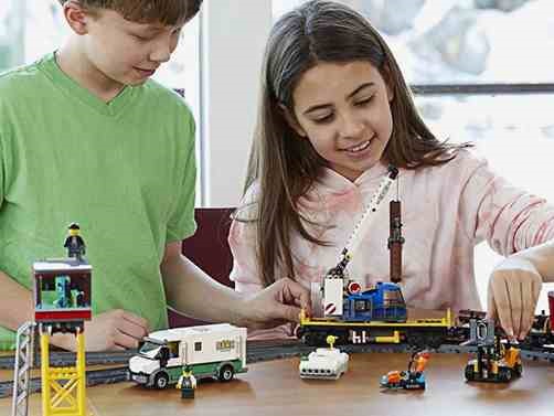 lego city vonat az állomáson