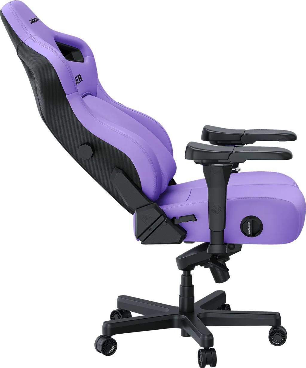 Gamer szék masszázs funkcióval használat közben