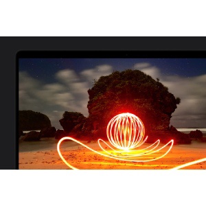 MacBook Pro M5 2026 színes kijelző élénk színekkel