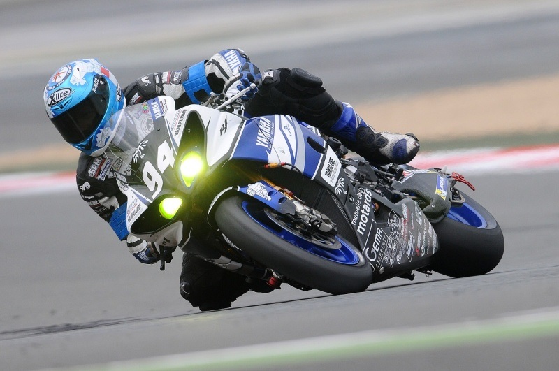 Motoros ruházat és sisakok - fő a biztonság