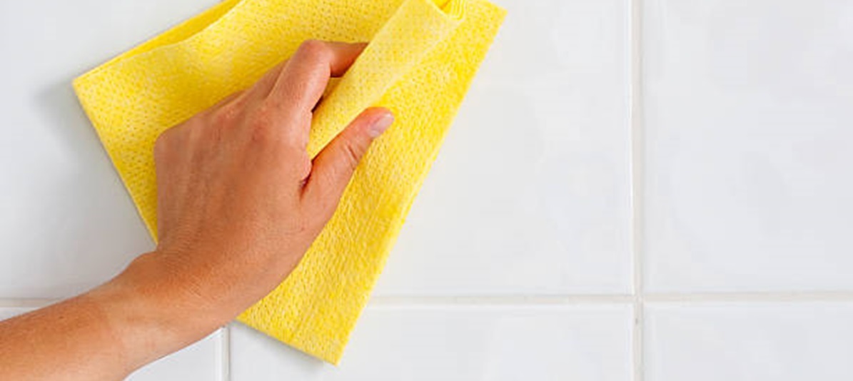 Hogyan tisztítsuk meg a fugát a fürdőszobában?