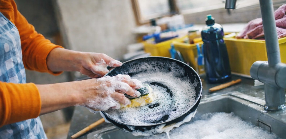 Serpenyő tisztítása házilag