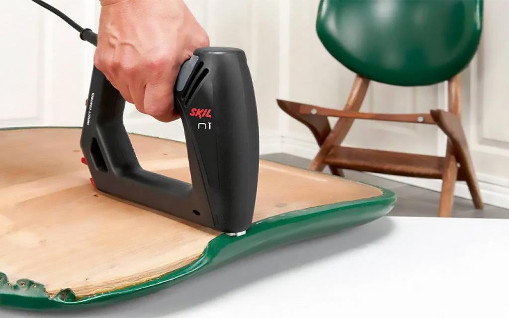 Tűzőgép - kárpitozás