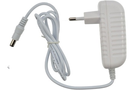 12V-os töltőadapter