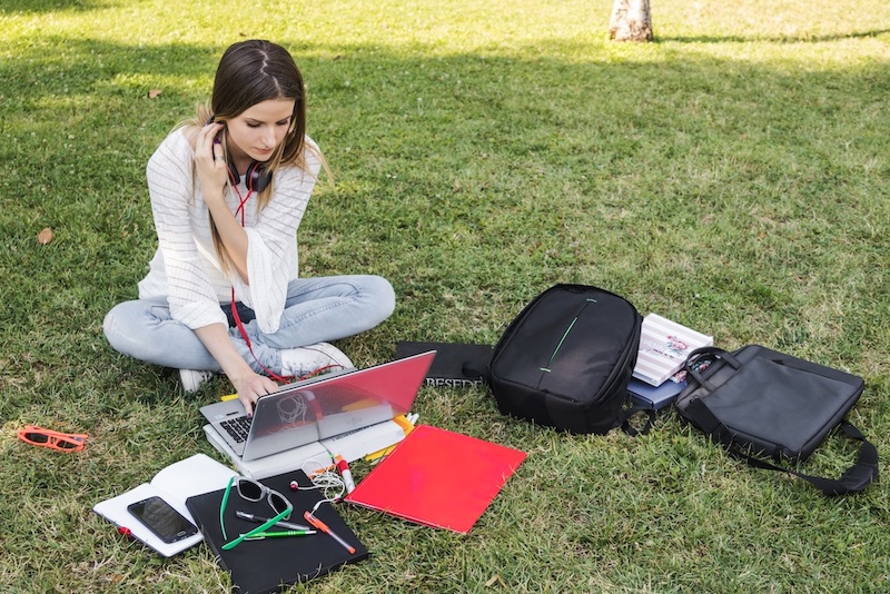Stílusos női laptop hátizsák
