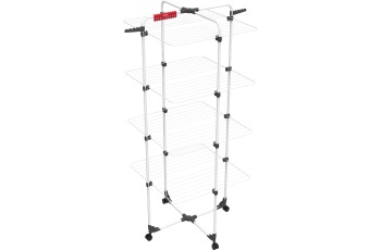 Emeletes beltéri ruhaszárító a fürdőszobában