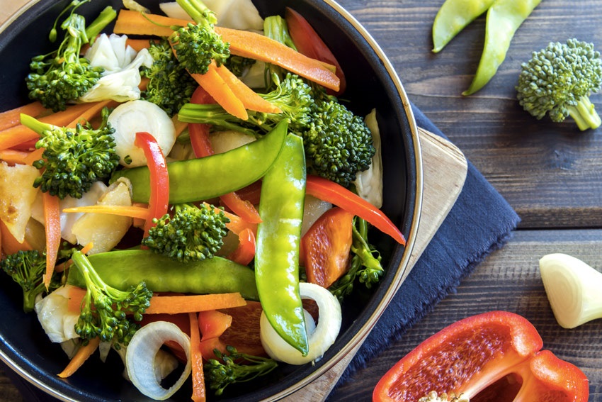 A gőzben sült zöldség megőrzi értékes vitaminjait és színét Sült zöldség gőzsütőben