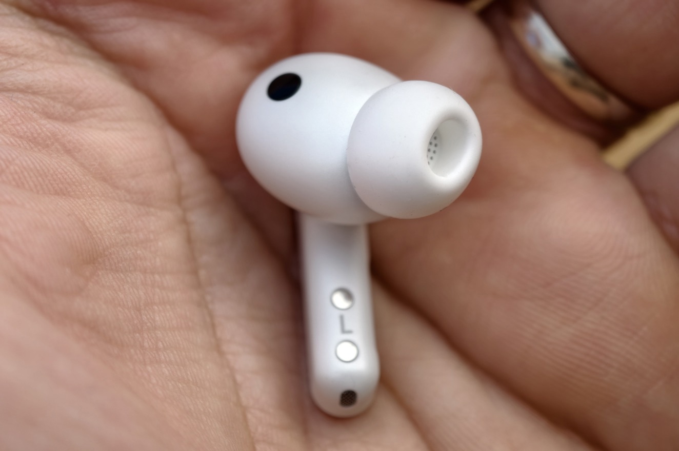 Samsung Galaxy Buds4 Pro, teszt, részlet