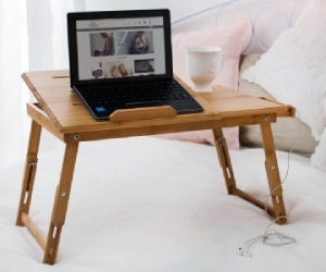 összecsukható laptop asztal az ágyhoz