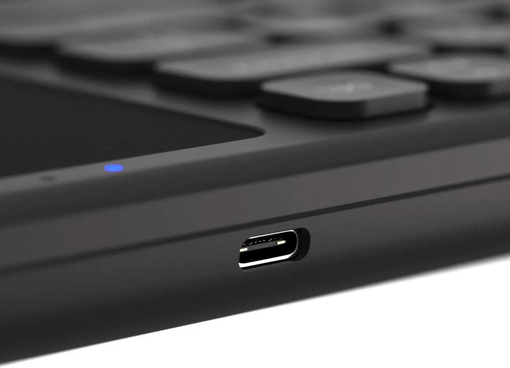 Billentyűzet touchpad egyben kompakt kialakítással