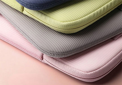 UNIQ MacBook tok
