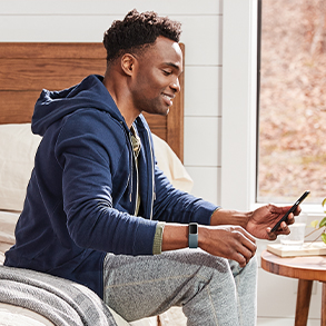 Fitbit Charge 5 fitnesz karkötő