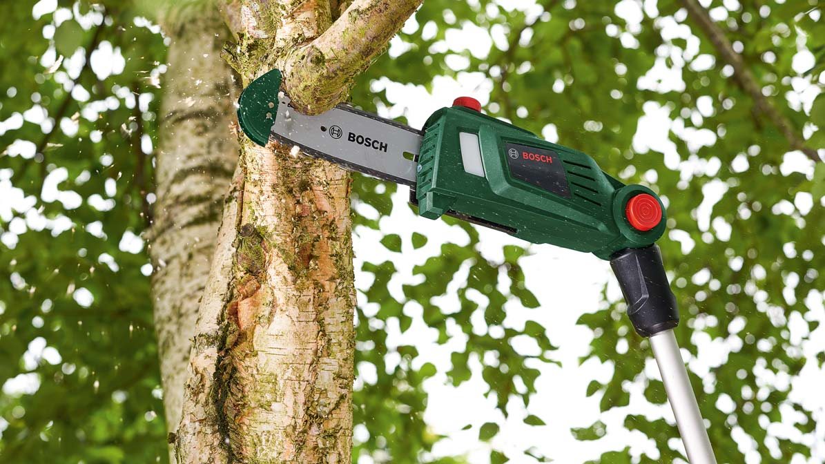 BOSCH UniversalChainPole 18V ágvágó fűrész