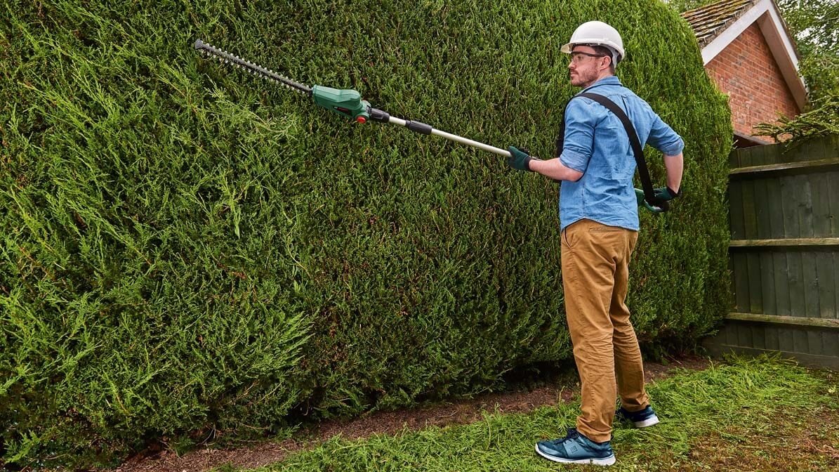 BOSCH UniversalHedgePole 18 sövényvágó