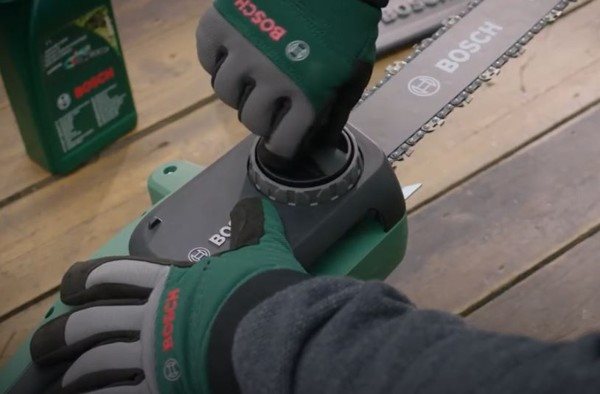 Bosch UniversalChain 35 láncfűrész